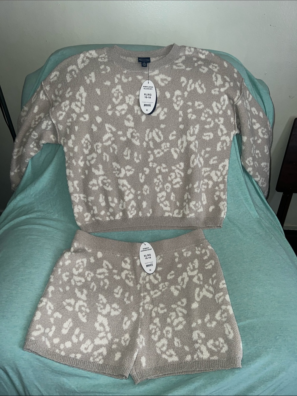 Scoop Cozy Neutral Leopard Knit Sweater & Shorts Set - Taupe/White